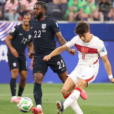 Com golaço no fim, Turquia vence o Estados Unidos