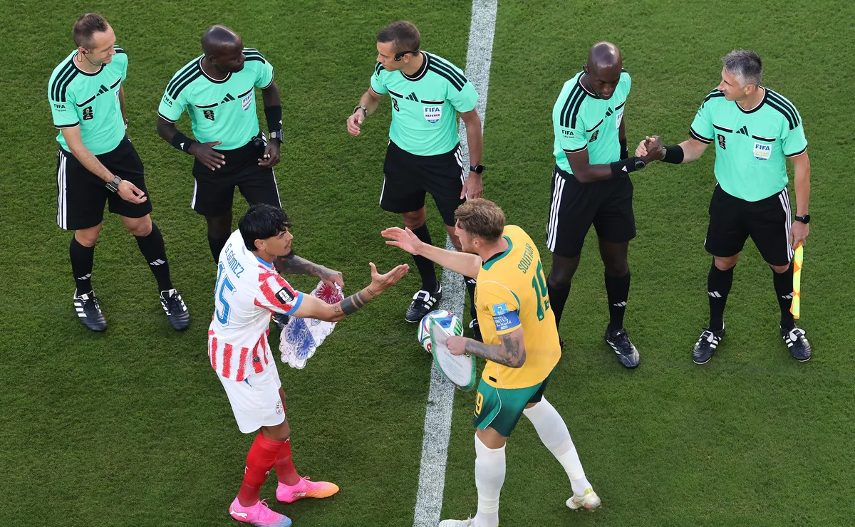 Gustavo Gómez brilha e Mauricio é ‘tímido’ durante empate do Paraguai contra a Austrália
