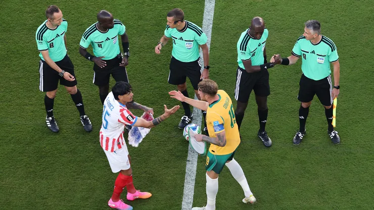 Gustavo Gómez brilha e Mauricio é 'tímido' durante empate do Paraguai contra a Austrália. Foto: Richard Heathcote/Getty Images