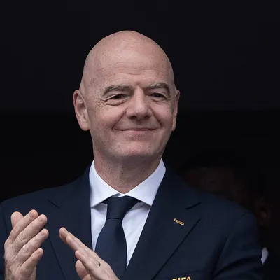 Fifa dobra atenção e quer 'nível de gala' dos árbitros