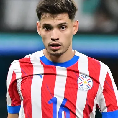Bobadilla mal toca na bola em Paraguai x Austrália