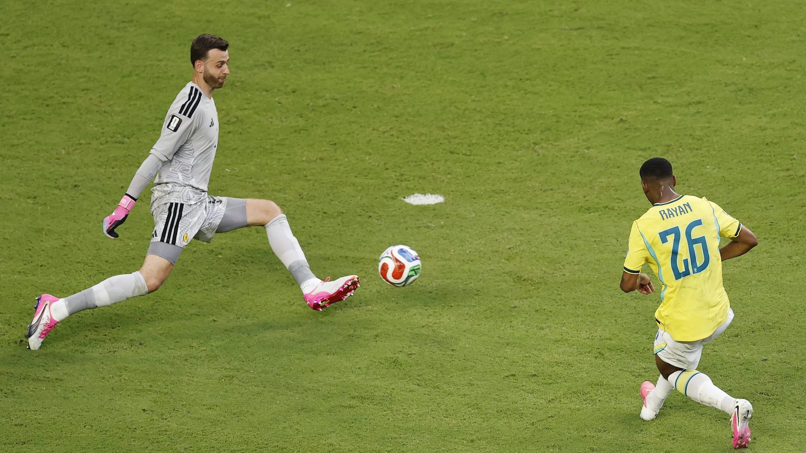 Rayan foi elogiado por Felipe Melo - (Photo by Michael Reaves/Getty Images).