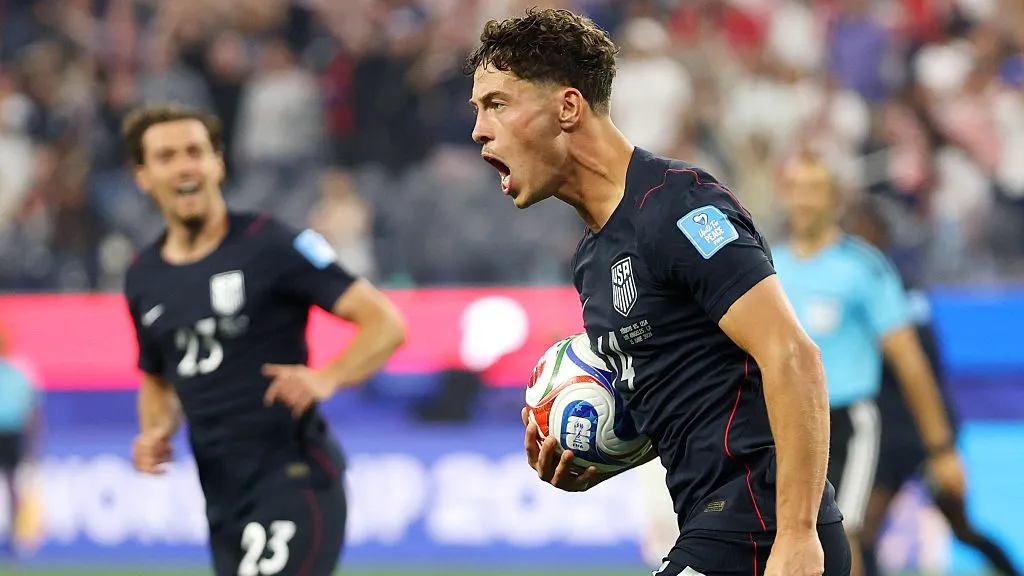 Sebastian Berhalter comemora o gol marcado contra a Turquia – (Photo by Jamie Squire/Getty Images)