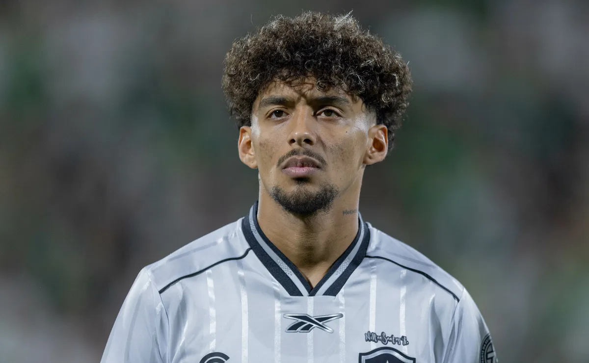 Botafogo estabelece multa rescisória alta para assegurar permanência de Medina