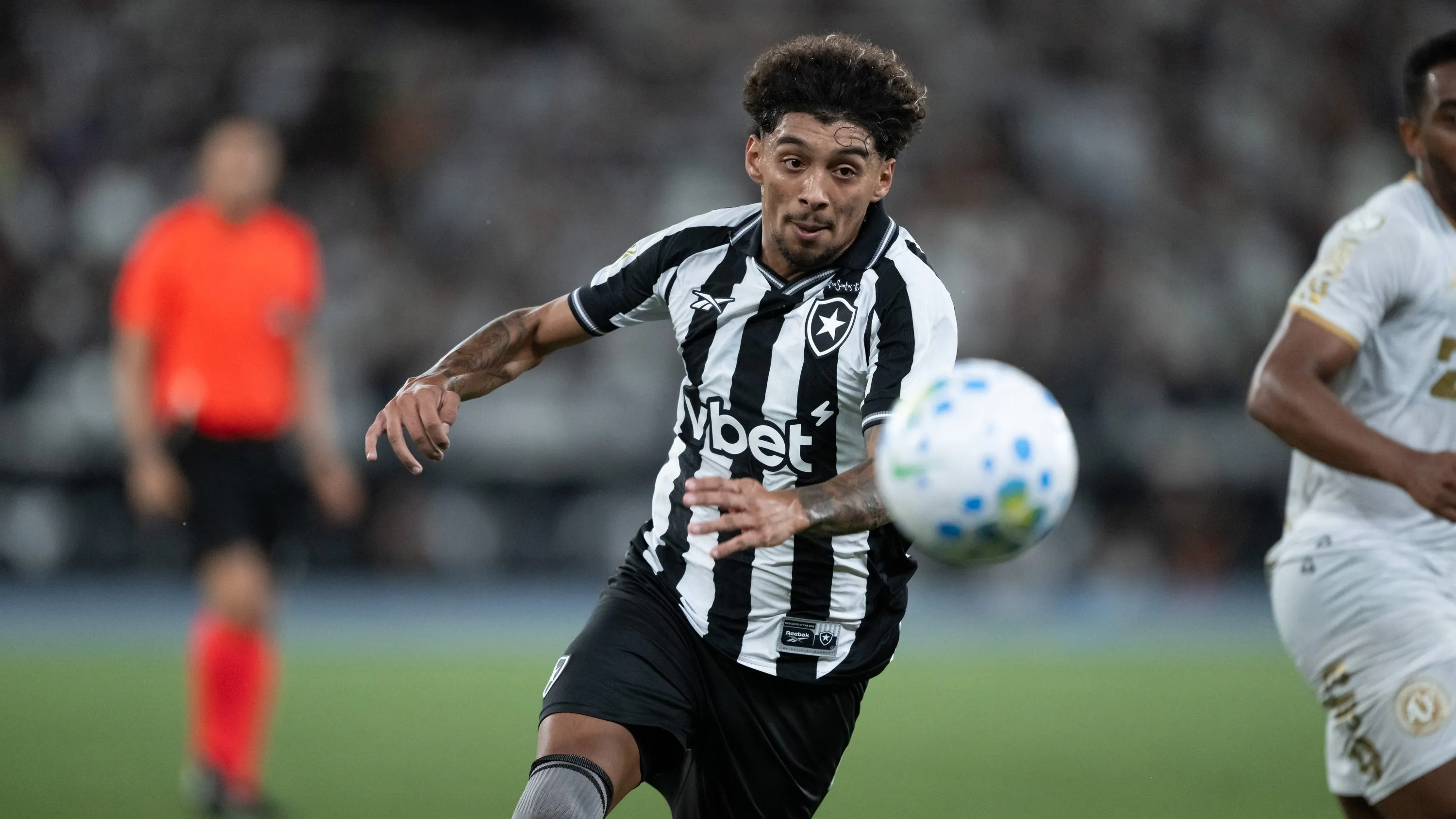 Medina jogador do Botafogo durante partida contra o Chapecoense no estadio Engenhao pelo campeonato Copa Do Brasil 2026. Foto: Jorge Rodrigues/AGIF