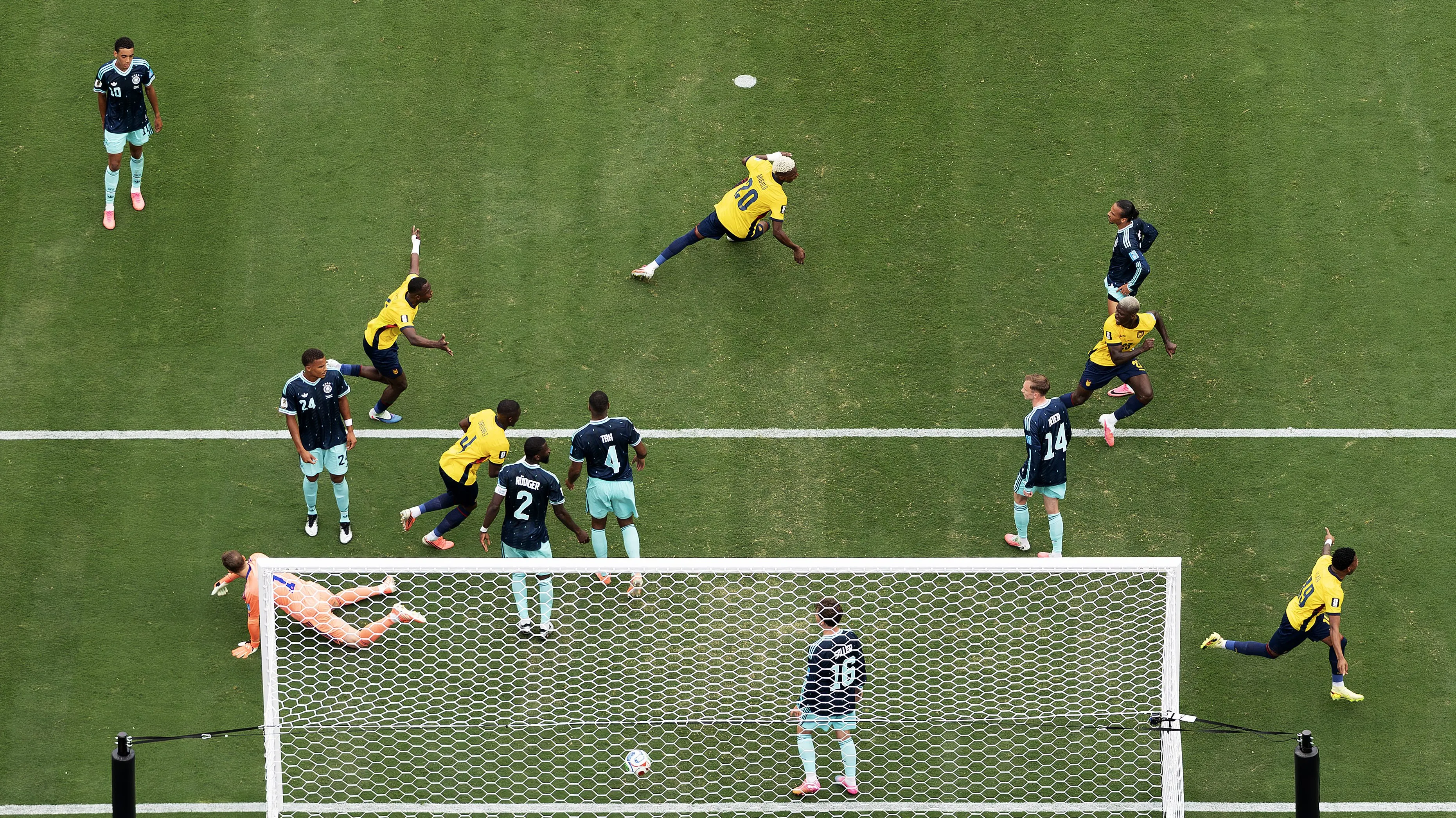 Equador marcou no fim e vence por 2 a 1 - (Photo by Al Bello/Getty Images).