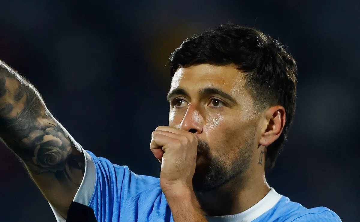 Arrascaeta não vai enfrentar a Espanha e o Uruguai trabalha para usar o meia no mata-mata da Copa
