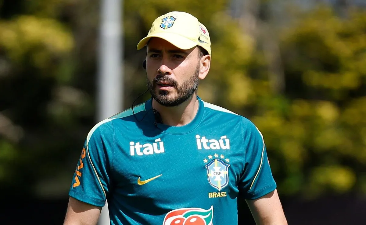 Davide Ancelotti rebate polêmica sobre gesto negativo na entrada de Neymar