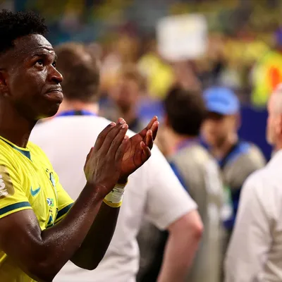 Vini Jr. sobe no ranking da Fifa e encosta nos líderes