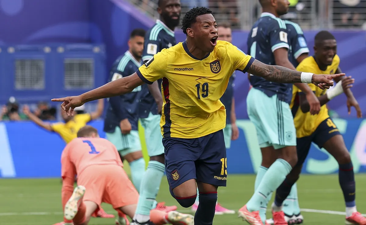 Equador bate a Alemanha de virada e volta a vencer uma seleção europeia em Copas após duas décadas