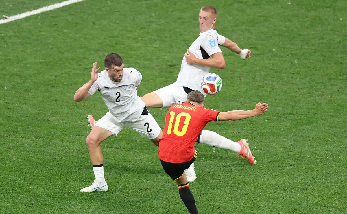 Bélgica vence a Nova Zelândia em jogo marcado por pênalti anulado pelo VAR