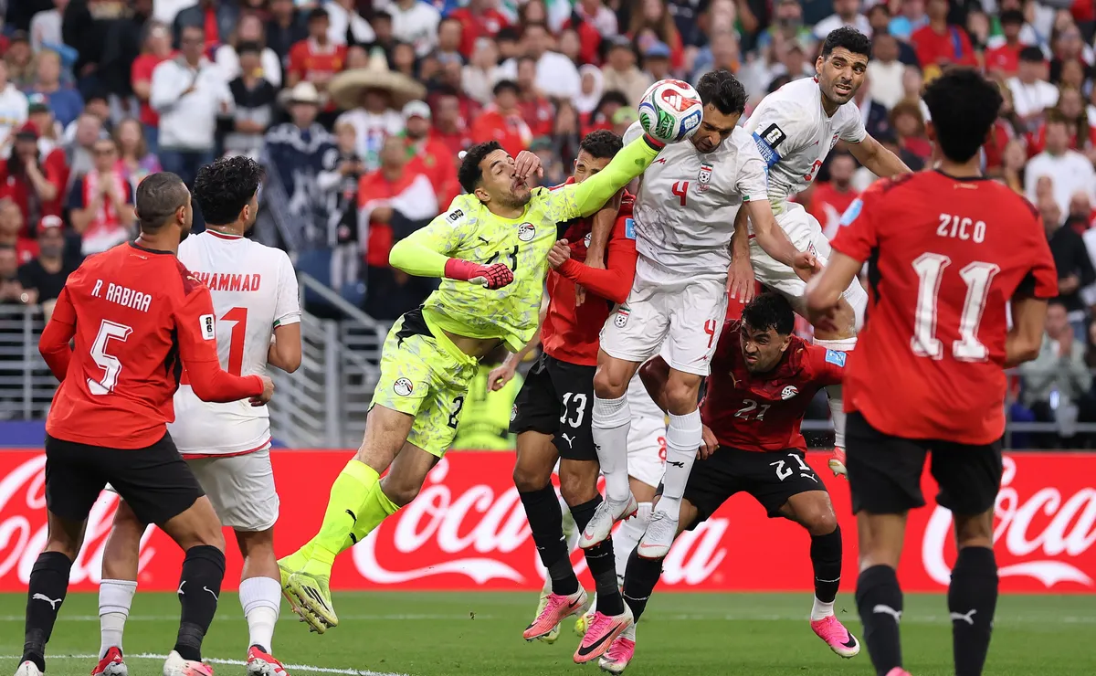 Irã perde pênalti e fica no empate em 1 a 1 com o Egito na Copa do Mundo