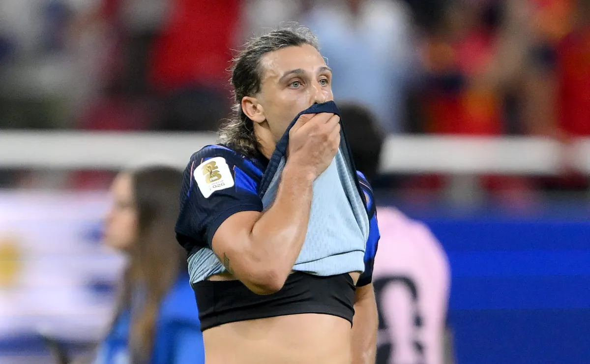 Canobbio desabafa após expulsão em Uruguai x Espanha e lamenta eliminação da Copa do Mundo 2026