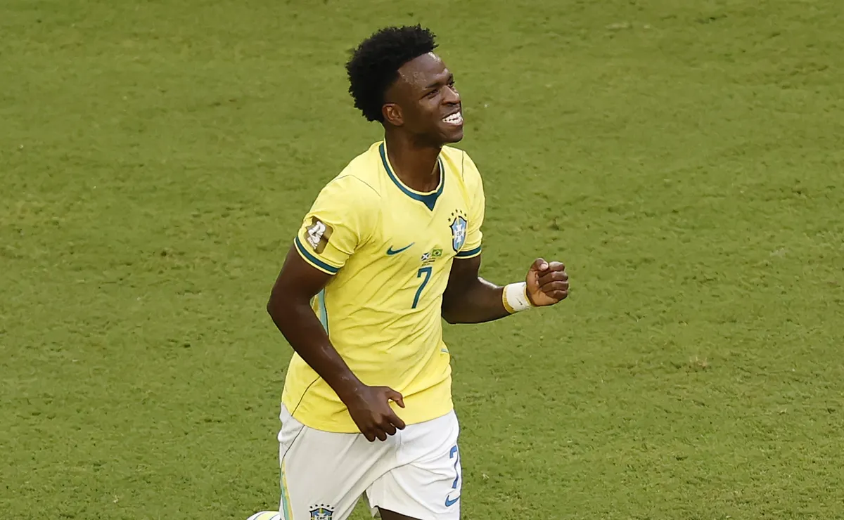 Ricardo Rocha aposta no Brasil decolando na Copa do Mundo e exalta Vini Jr: “Está dando o sangue”