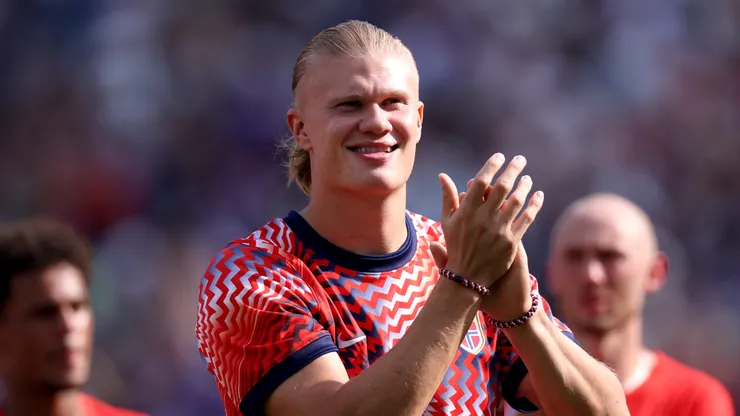 FOXBOROUGH, MASSACHUSETTS - JUNE 26: Erling Haaland #9 of Norway applauds fans after the 1-4 loss during the FIFA World Cup 2026 Group I match between Norway and France at Boston Stadium on June 26, 2026 in Foxborough, Massachusetts. (Photo by Justin Setterfield/Getty Images)