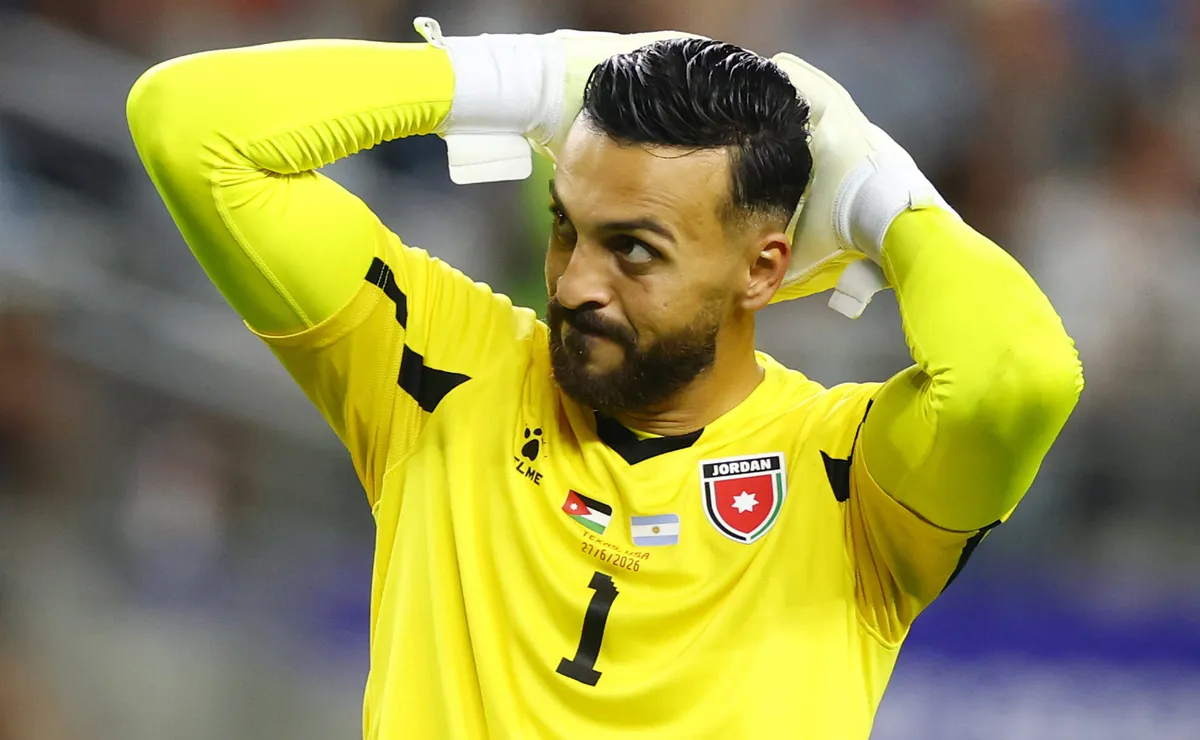 Goleiro da Jordânia vira piada após falha em gol de Messi e web não perdoa na Copa do Mundo