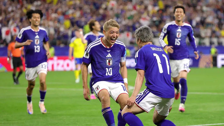 Maeda e Doan comemorando gol do Japão. (Photo by Alex Slitz/Getty Images)