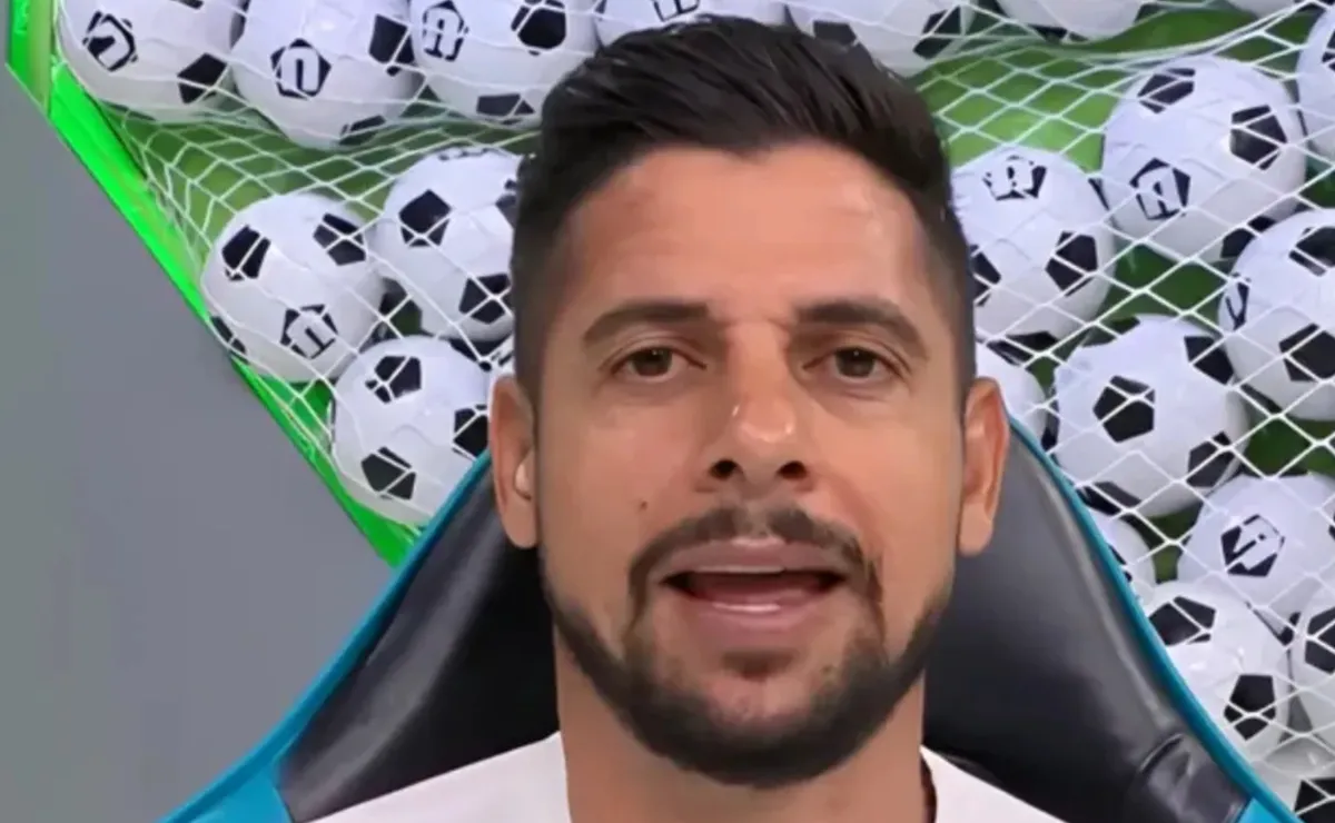 Cicinho vê Seleção Brasileira favorita contra o Japão e elogia evolução na Copa do Mundo