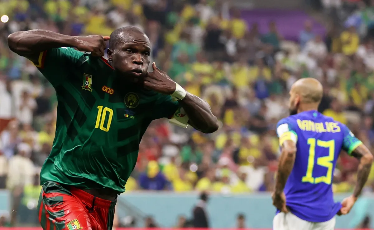 Livre no mercado, Aboubakar é oferecido ao Atlético-MG que analisa algoz do Brasil na Copa do Mundo