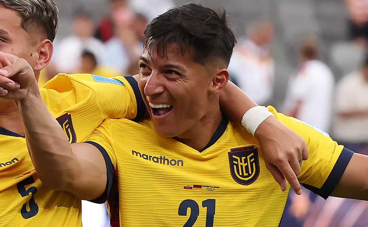 Rubens Menin parabeniza trio do Atlético Mineiro após classificação do Equador na Copa do Mundo
