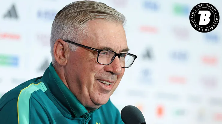 Carlo Ancelotti, do Brasil, fala durante o treino e a coletiva de imprensa da seleção brasileira. Foto: Jack Gorman/Getty Images