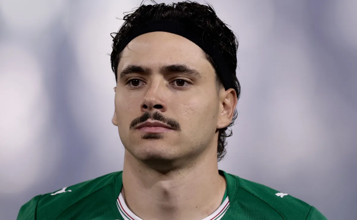 Gustavo Alfaro rebate cobranças por Maurício no Paraguai e cita Palmeiras: “É titular lá?”