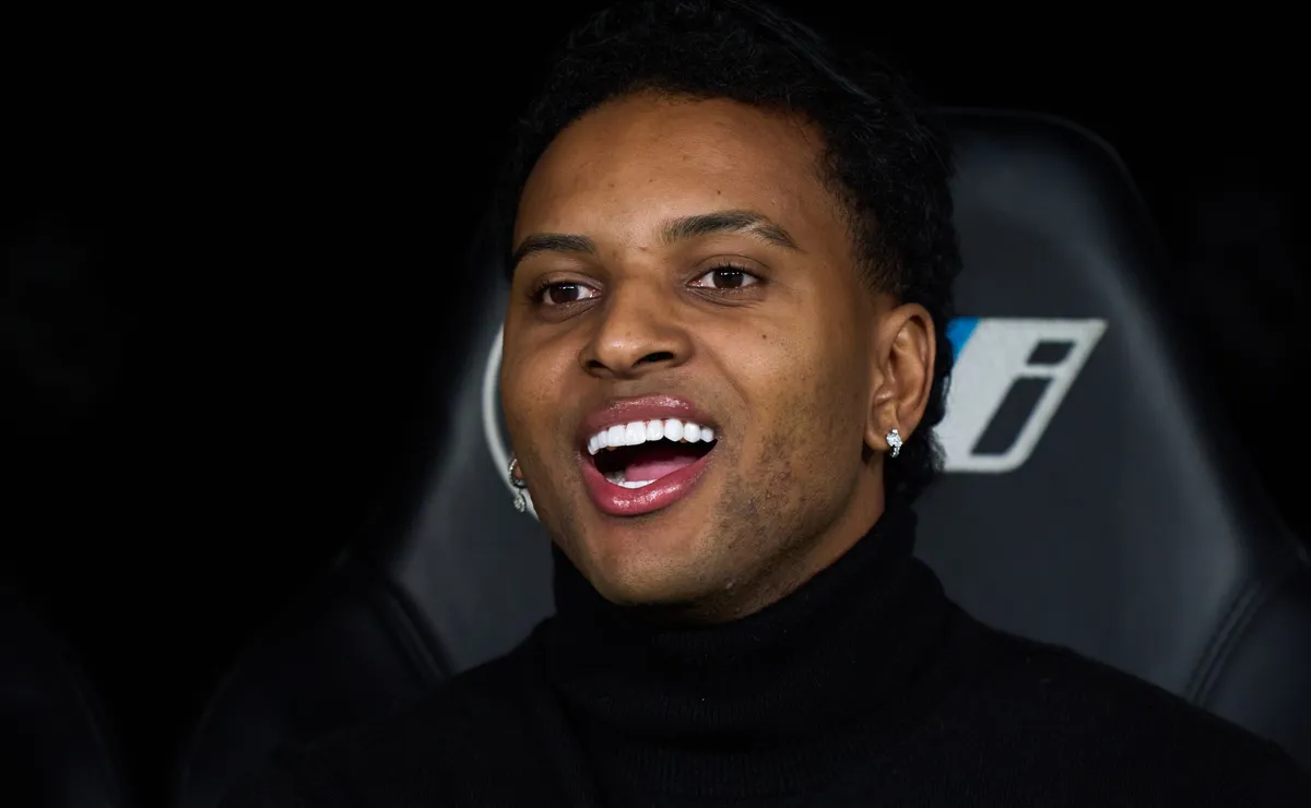 Rodrygo se rende ao talento de Carlo Ancelotti na Seleção Brasileira: “É como uma figura paterna”