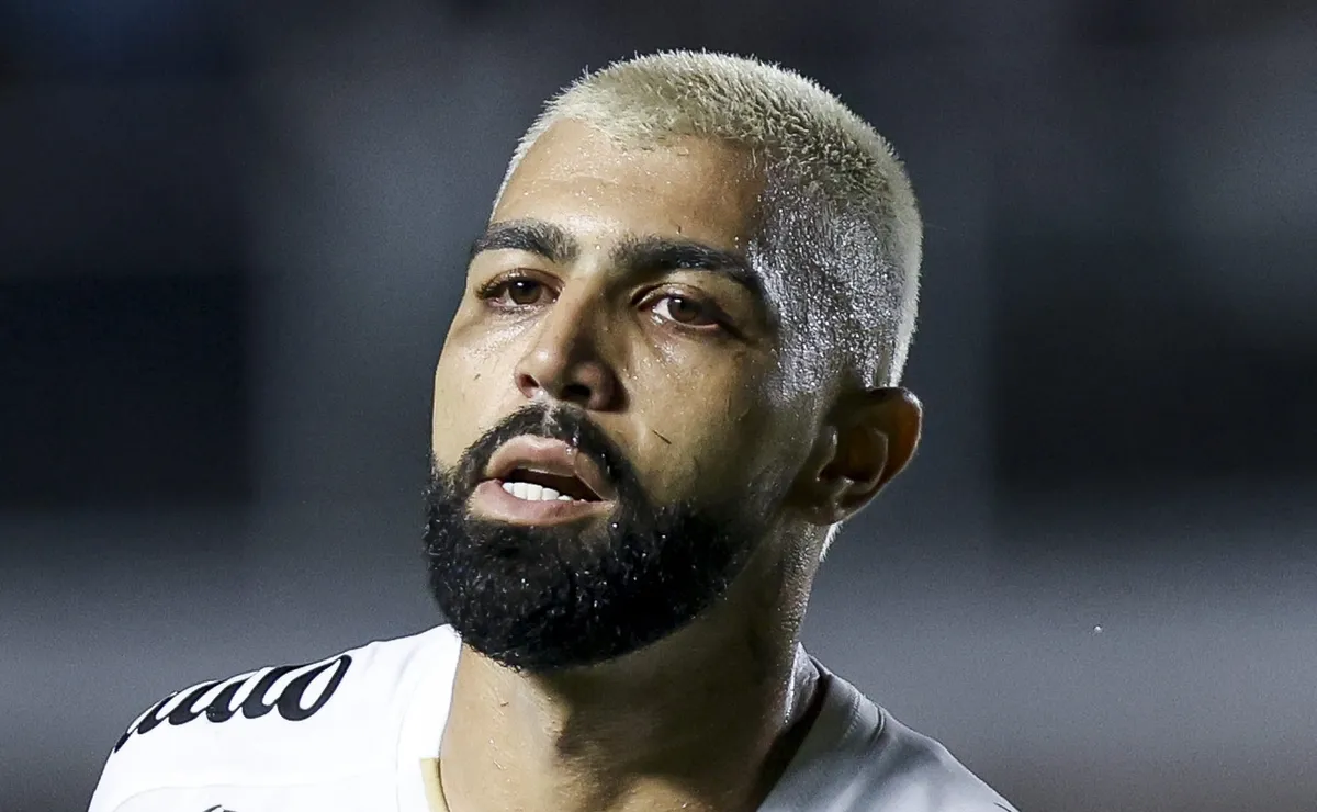 Em alta no Santos, Gabigol compara Cuca com Tite e admite atrito