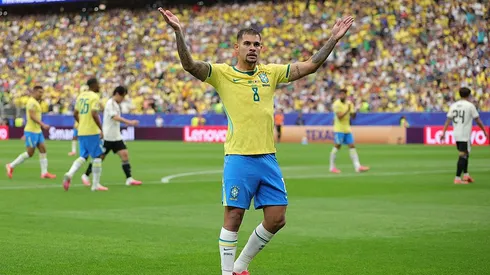 Bruno Guimarães brilha na Copa e Arsenal mantém interesse na contratação