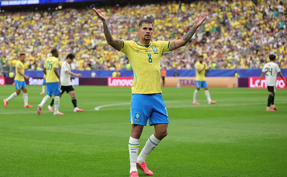 Arsenal prepara oferta final por Bruno Guimarães e negócio entra na reta decisiva