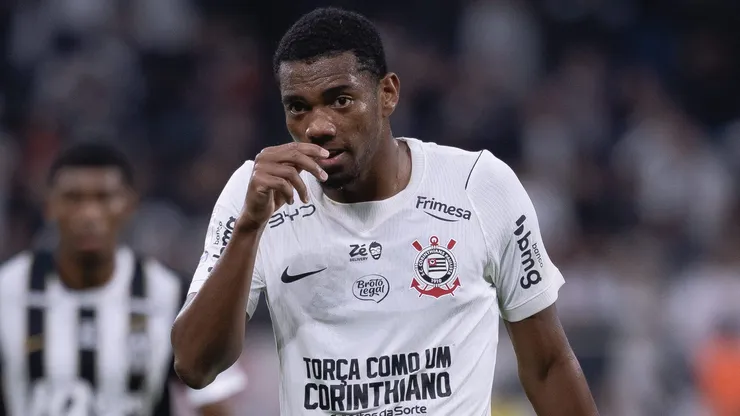 Corinthians e Juventus negociam por André Luiz