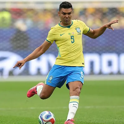 Casemiro é o segundo brasileiro mais velho a marcar em Mundiais