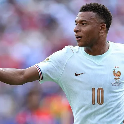 Mbappé domina comparação contra Nygren