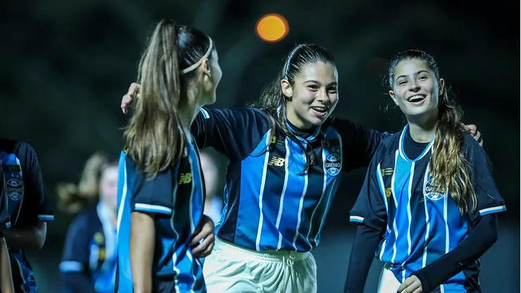 Mosqueteiras brigam por classificação na próxima fase - Foto: Caroline Motta/Grêmio FBPA