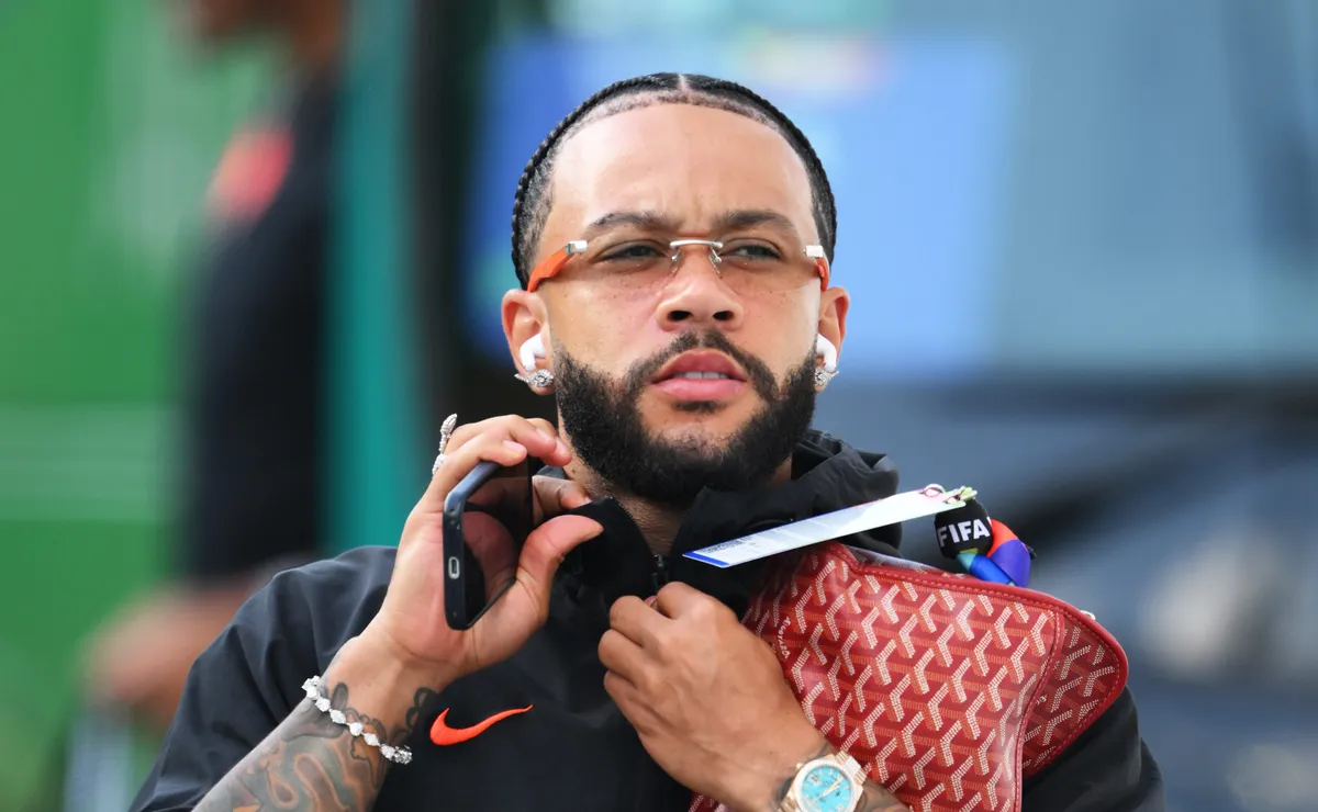 Memphis Depay fica no banco na eliminação da Holanda sobre o Marrocos