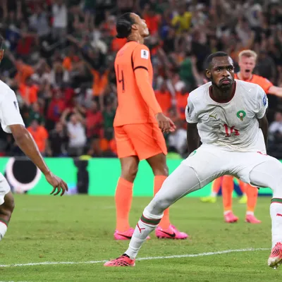 Bono brilha nos pênaltis e Marrocos elimina a Holanda da Copa