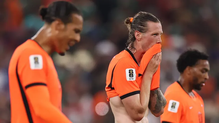 Holanda protagoniza um show de erros nos pênaltis e cai para o Marrocos
