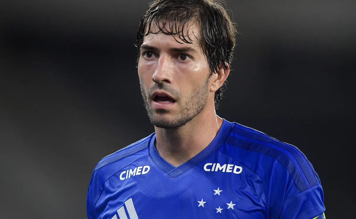 Lucas Silva quebra o silêncio após saída de Walace por empréstimo: “Muitas coisas acontecendo”