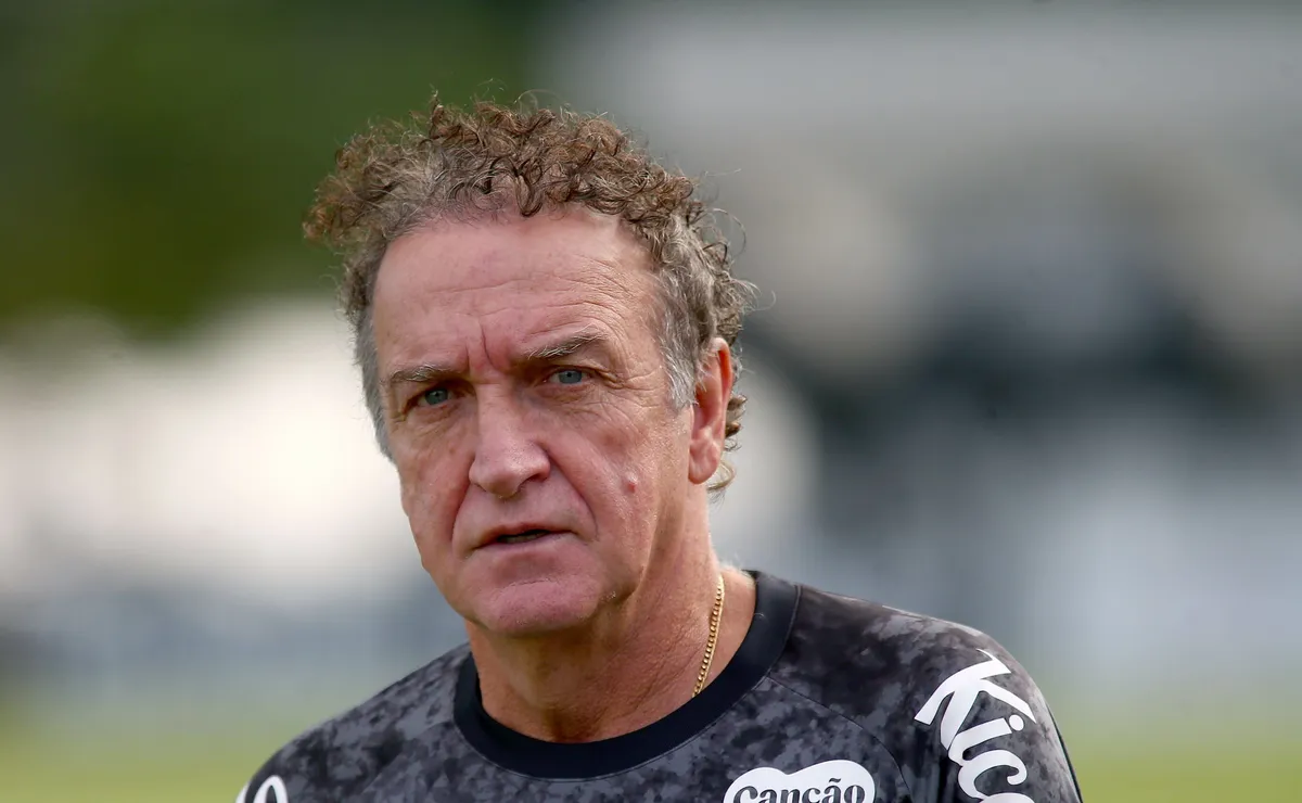 Santos busca soluções e banca promessa de reforços a Cuca