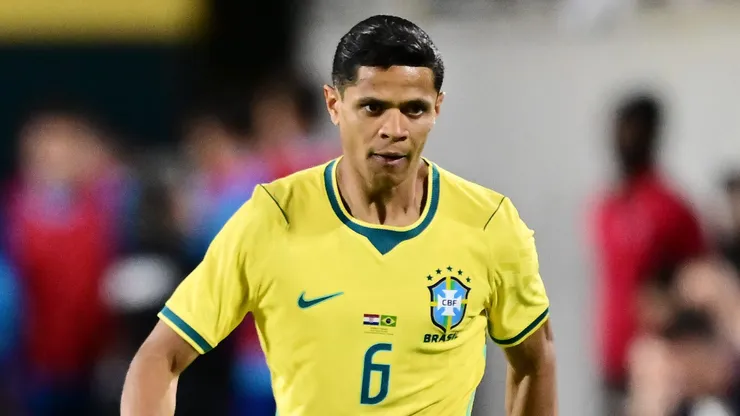 Douglas Santos falou após o jogo.