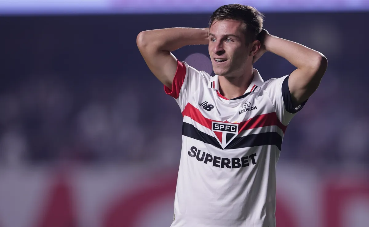 Internacional fica mais distante de Galoppo, ex-São Paulo e atualmente no River Plate