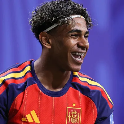 Lamine Yamal exalta atuações de Vini Jr. na Copa 2026