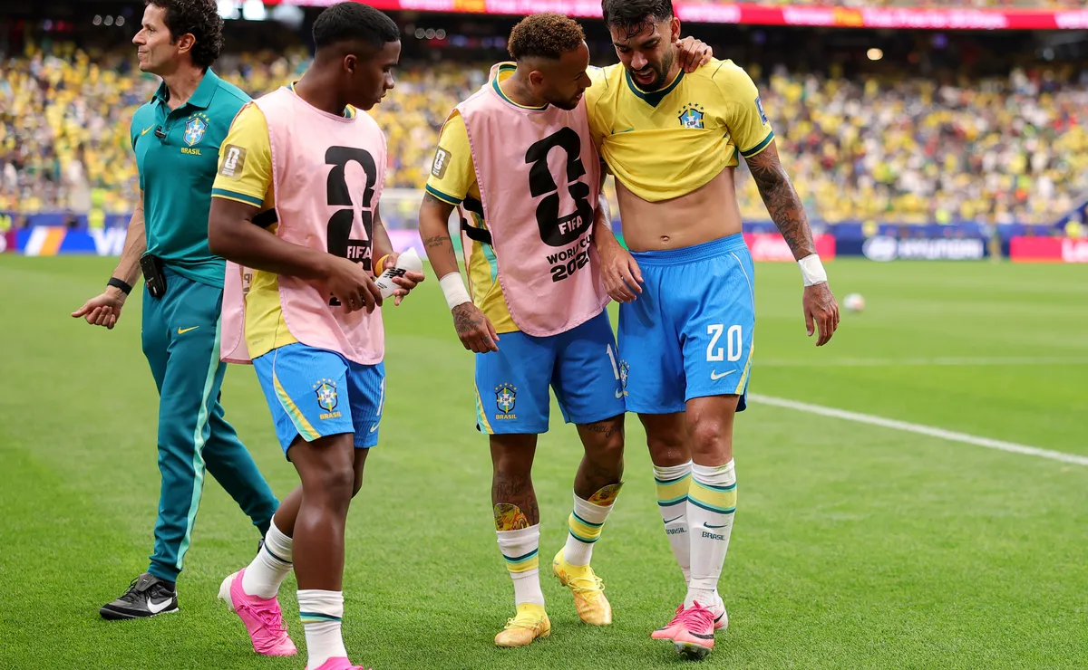 Paquetá abre mão das férias e acelera retorno ao Flamengo após lesão na Copa