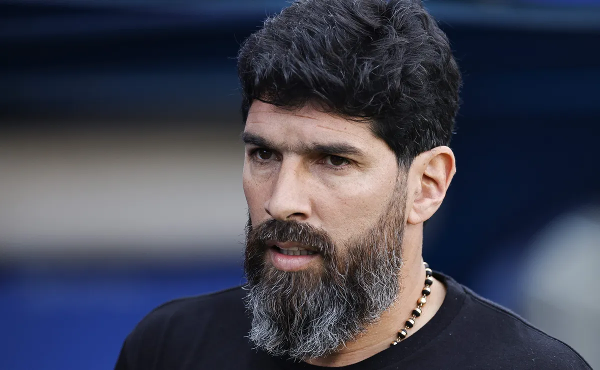 Ídolo do Botafogo, Loco Abreu ganha força para substituir Bielsa na Seleção Uruguaia