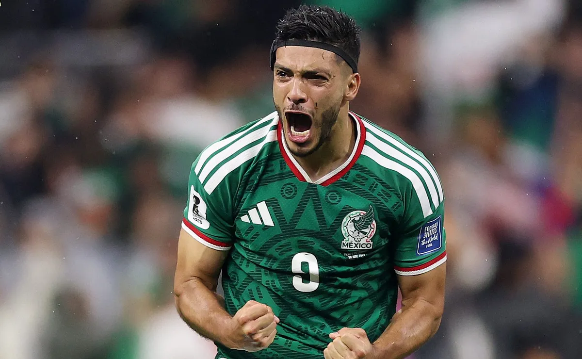 Raúl Jiménez faz golaço contra o Equador e alcança marca histórica pela seleção do México