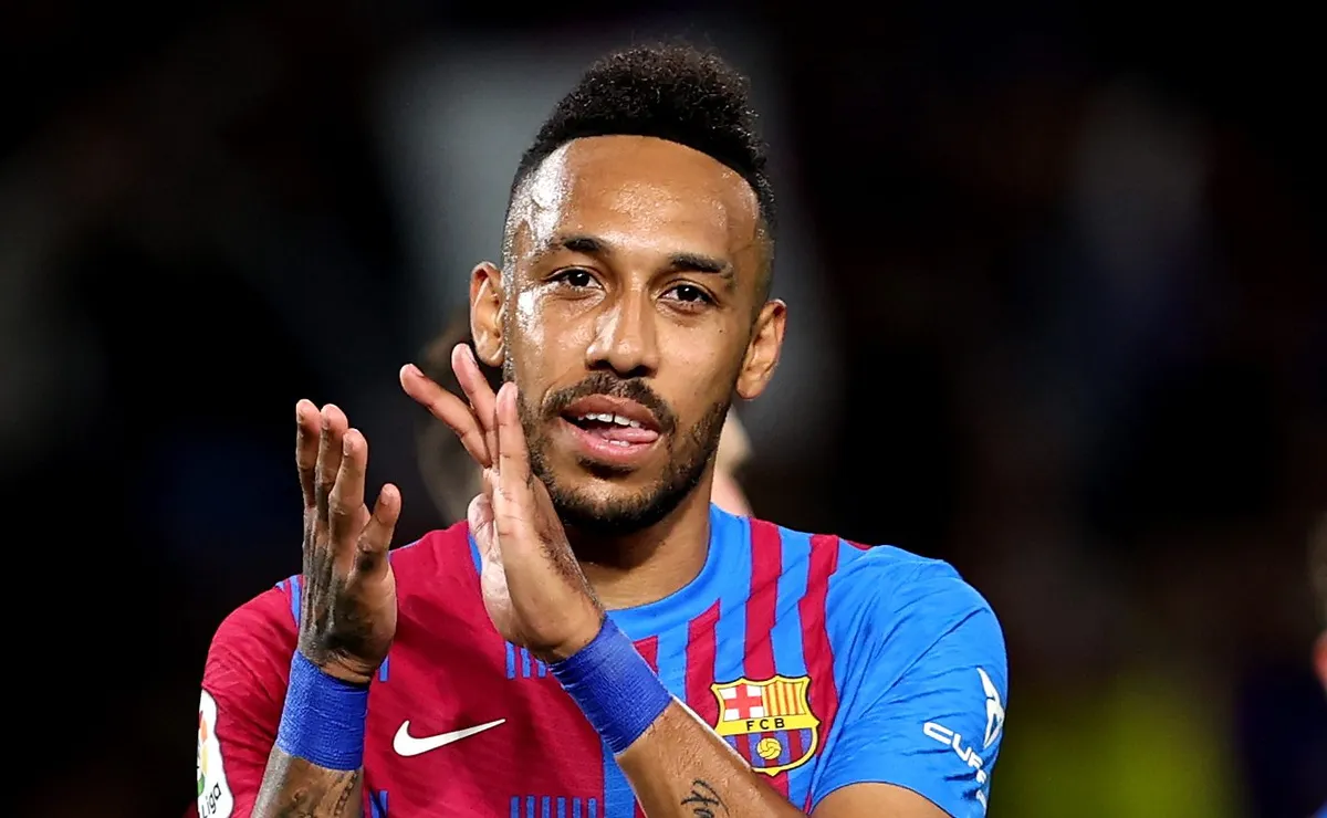 Aubameyang diz ‘sim’ ao Vasco e aguarda ‘destrave’ jurídico para selar acordo