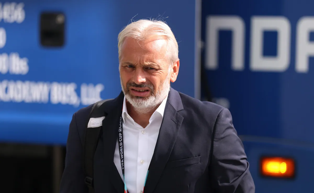 Sébastien Desabre prepara mudanças na defesa e no meio-campo para Inglaterra x RD Congo