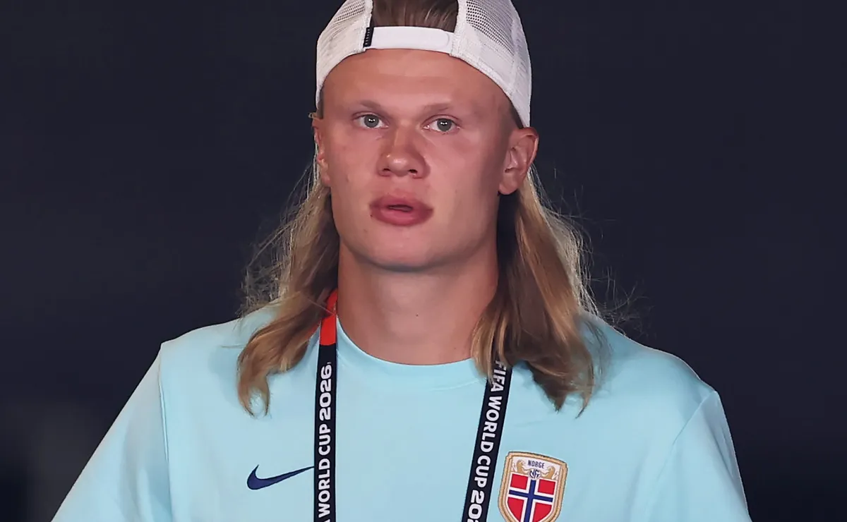 Haaland revela conselho inusitado de Ibrahimovic sobre cabelo: “Tenho que ouvi-lo, não é?”
