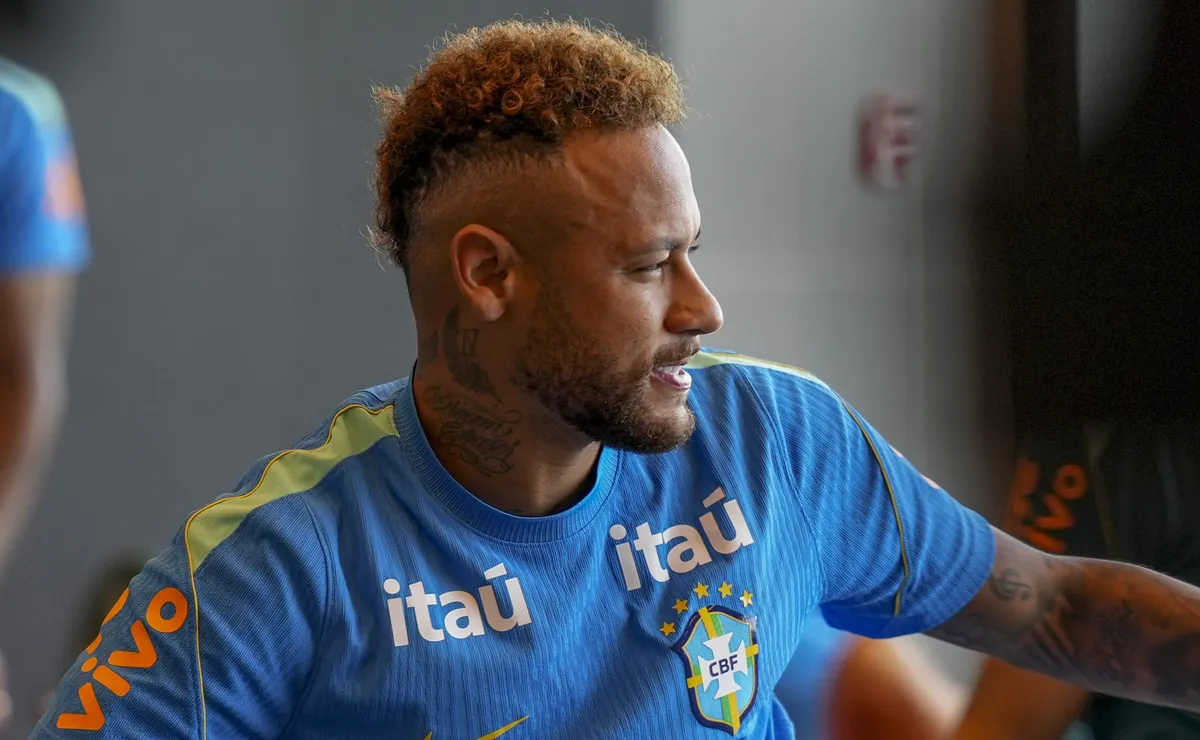 Neymar pode igualar feito que só Robinho conseguiu na Seleção Brasileira enquanto atleta do Santos