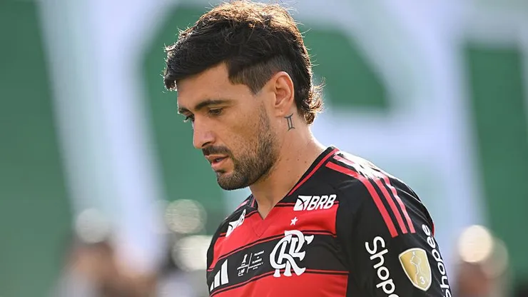 Mengão vai se dedicar de fomra mais específic para o retorno de Arrasca (Photo by Rodrigo Valle/Getty Images)